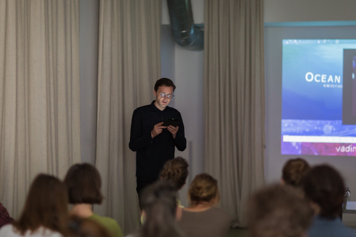 Valentinas Klimašauskas (LT) Screening and discussion A Theory of the Plankton"