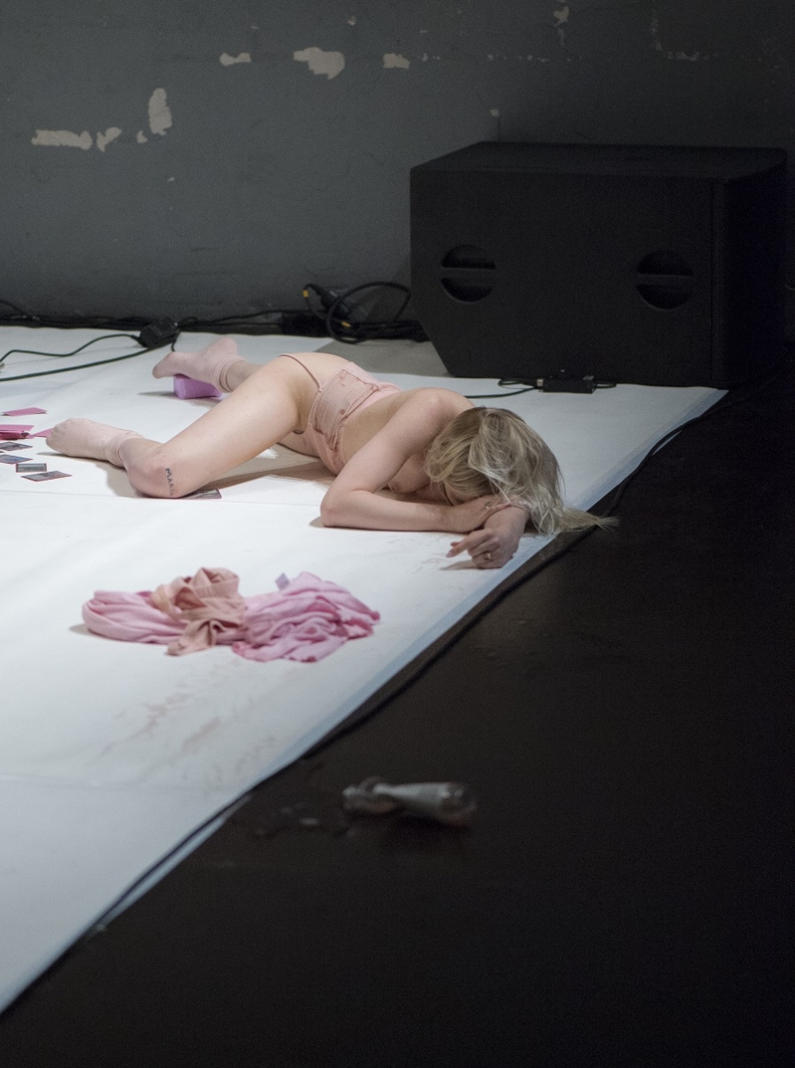 4-maria-metsalu-_fuchsia_-nu-performance-festival-photo-silvia-parmann