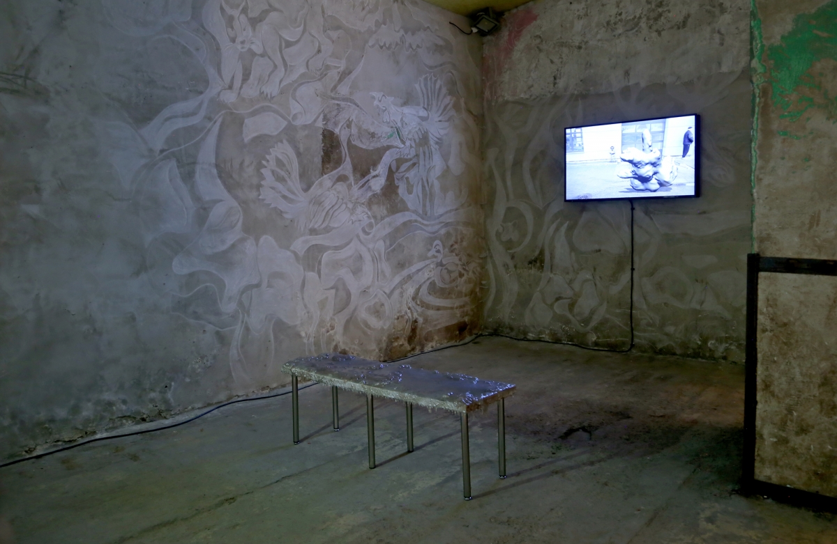 Anastasia Sosunova, Demikhov Dog, 2017. Photo: Margarita Ogoļceva, Latvian Centre for Contemporary Art, 2018 video installation; length 7' 18" 