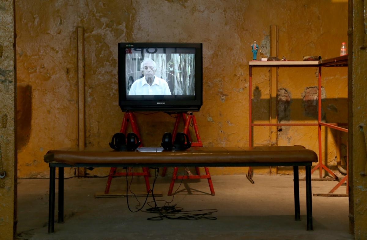 Janek Simon. Adventures of Mister Seven, 2013. Photo: Margarita Ogoļceva, Latvian Centre for Contemporary Art, 2018 single-channel HD video and collection of found objects; dimensions variable, length 88' 13" 