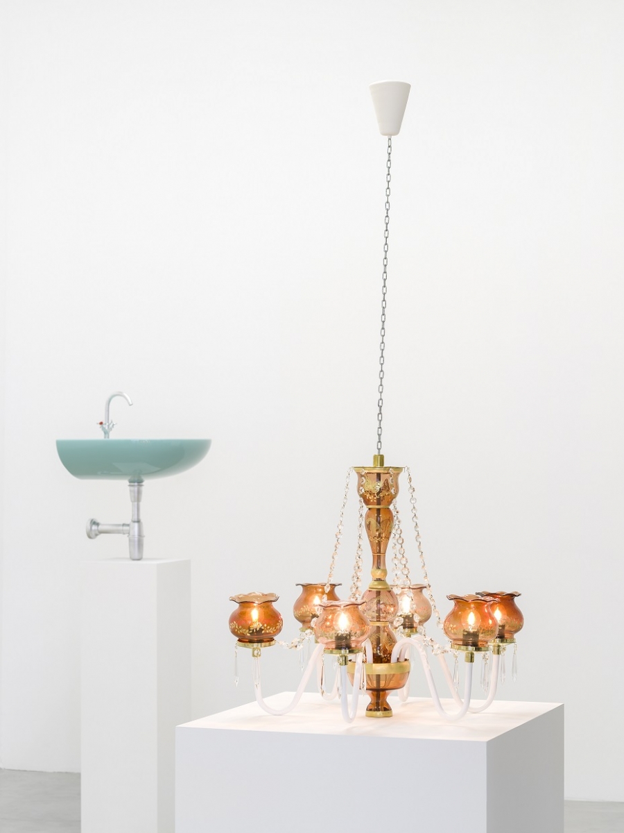  Sirous Namazi. Chandelier (2014). Sculpture. Courtesy of the artist and Galerie Nordenhake
